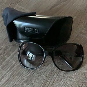 Fendi FS5039 Oversized Sunglasses